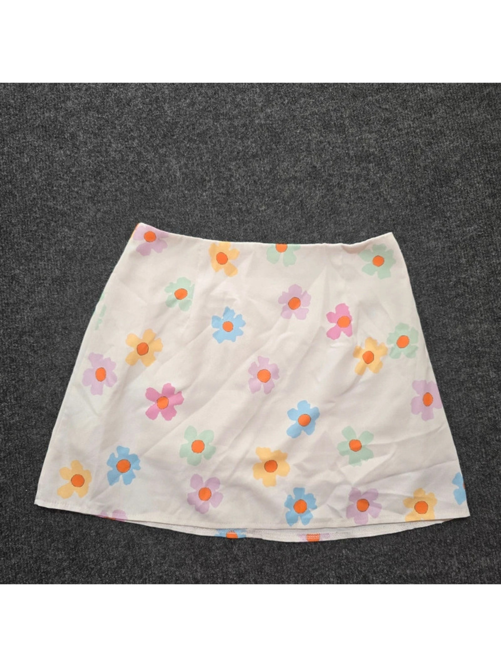 Princess Polly Floral Mini Skirt US 4 White Pastel Flowers A‑Line Zip Back